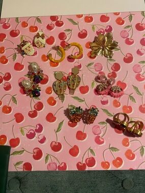 Jewelry Lot: 7 pairs of earrings, 2 adjustable rings